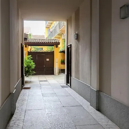 Hacca Collection- Navigli&bocconi-centro-porta Romana Apartment *